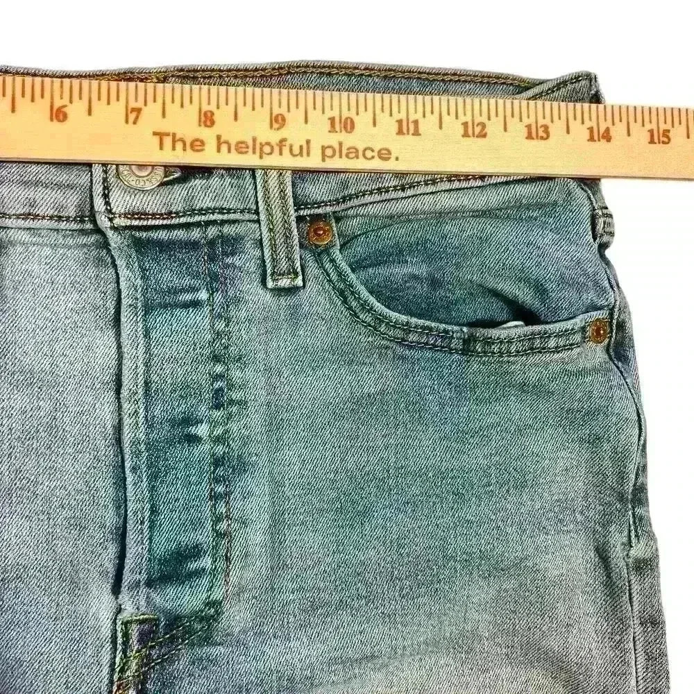 Levi’s Wedgie Straight Women’s Denim Jeans Size 30 Distressed Cropped Raw Hem - Picture 7 of 7